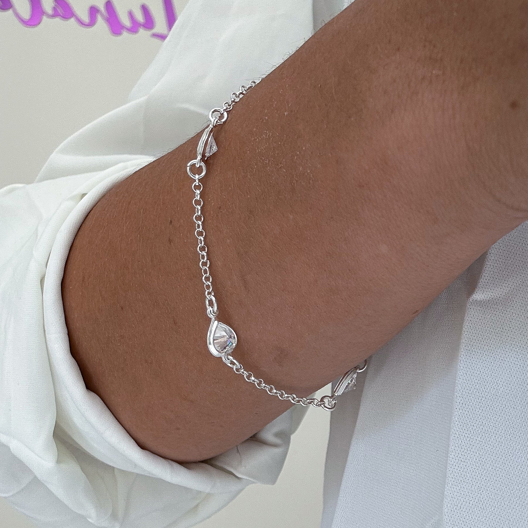 PULSEIRA CORAÇÕES CRISTAIS 18,5CM