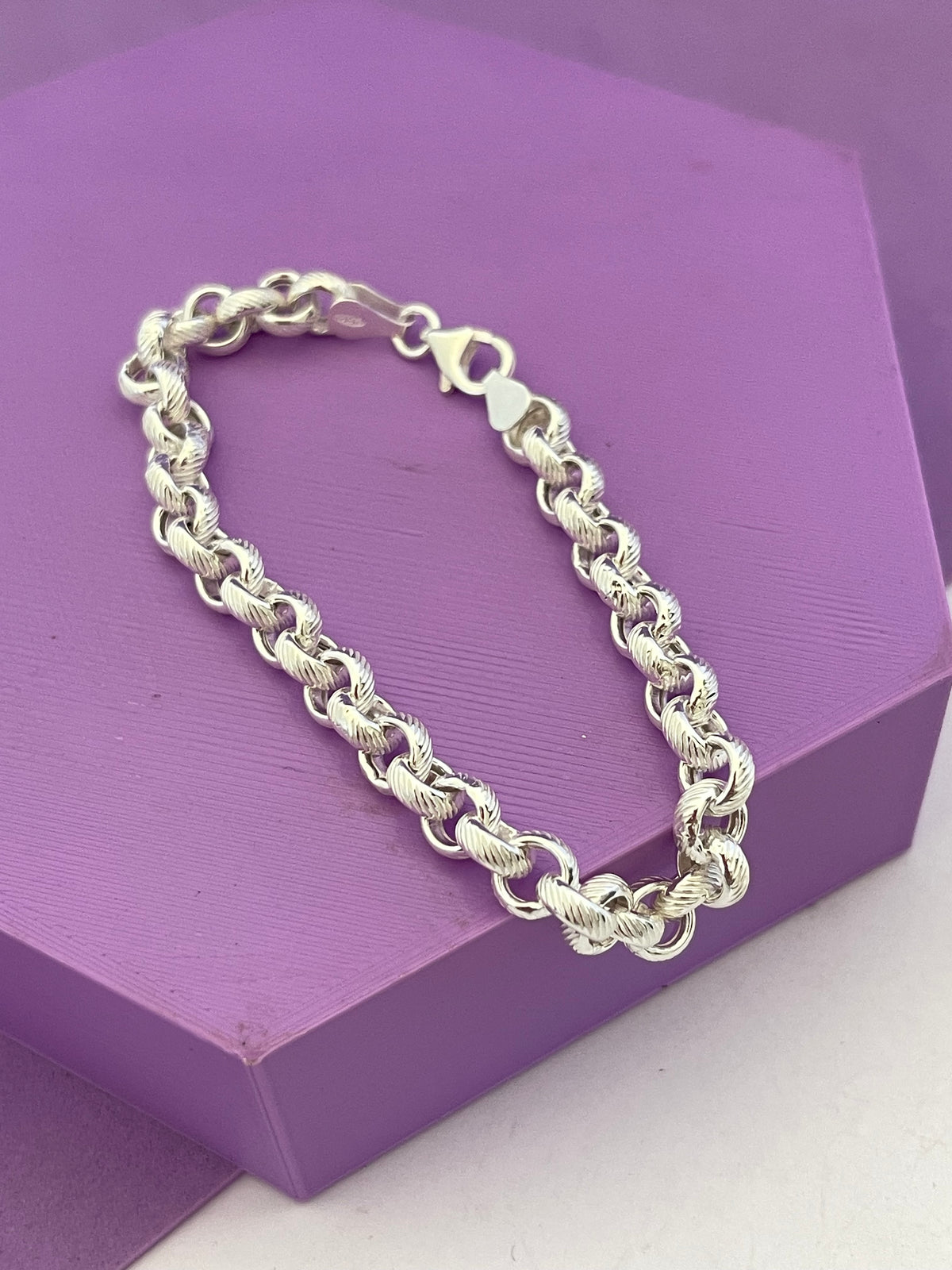 PULSEIRA ELO PORTUGUÊSDIAMANTADA 7MM - 18,5CM