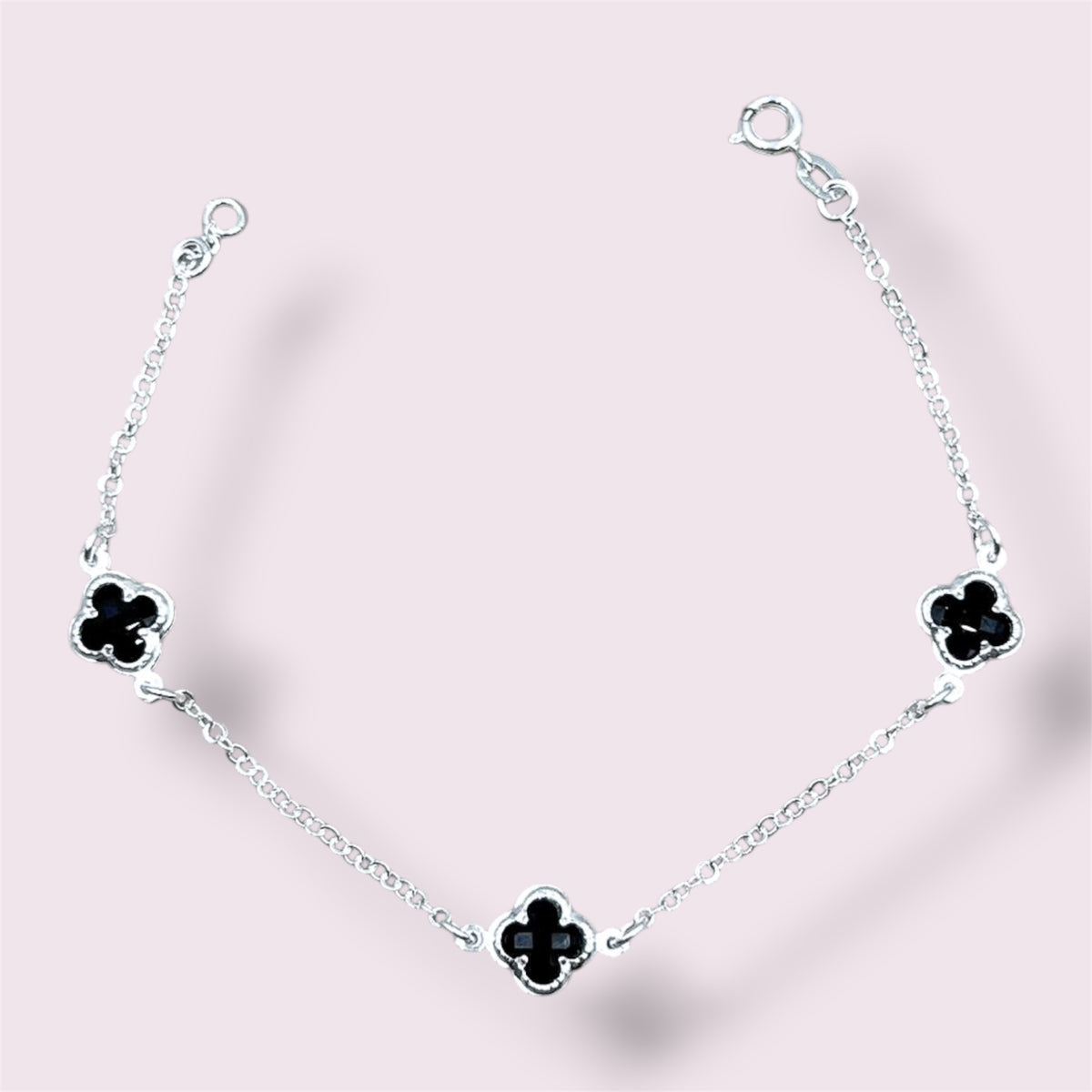 PULSEIRA TREVOS PRETO 10MM - 18,5CM