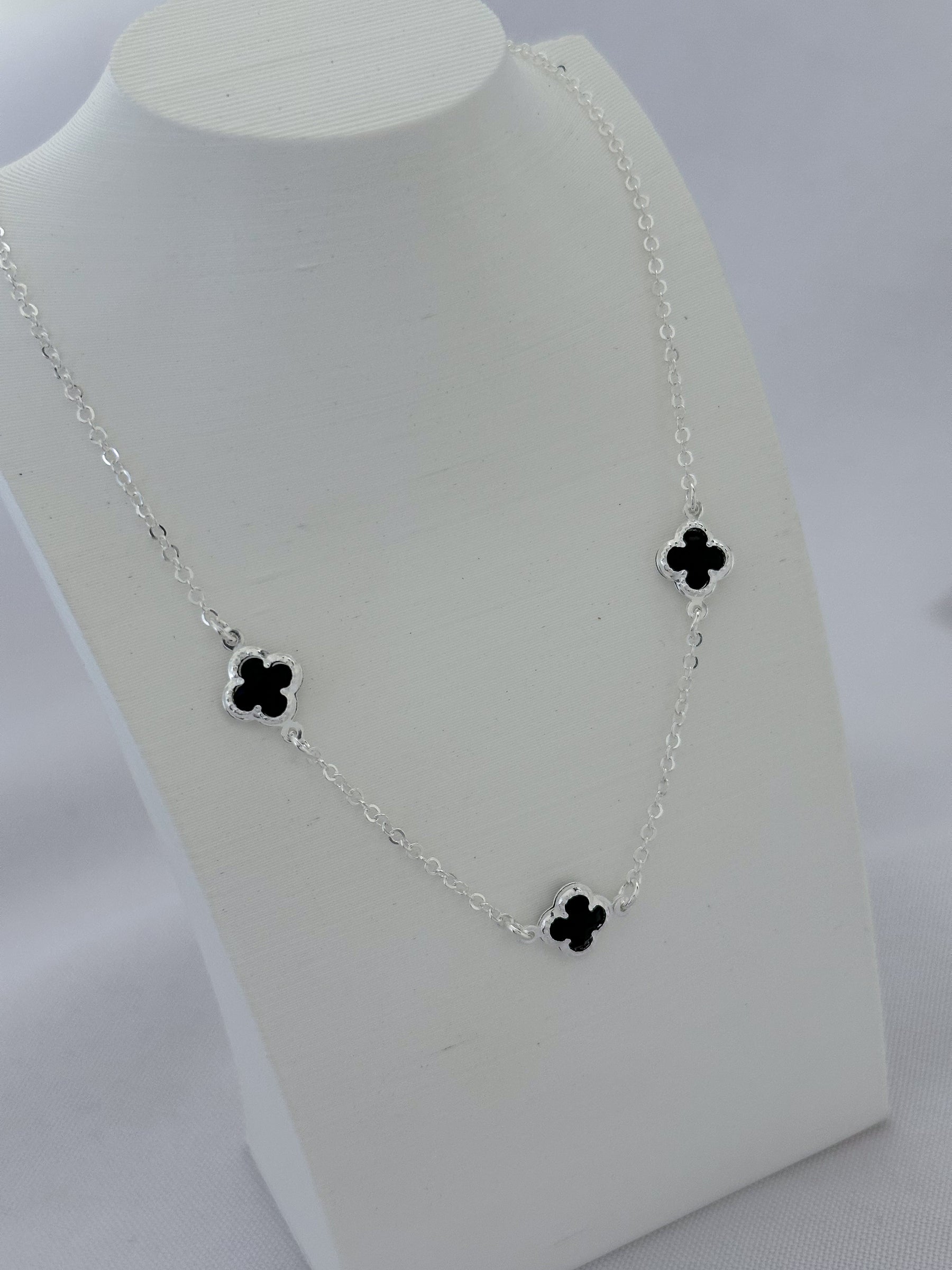 CHOCKER TREVOS PRETO 10MM - 40CM